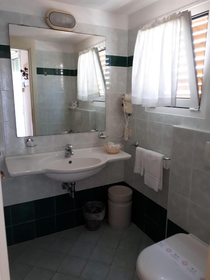 Hotel Ambra Cesenatico Kültér fotó